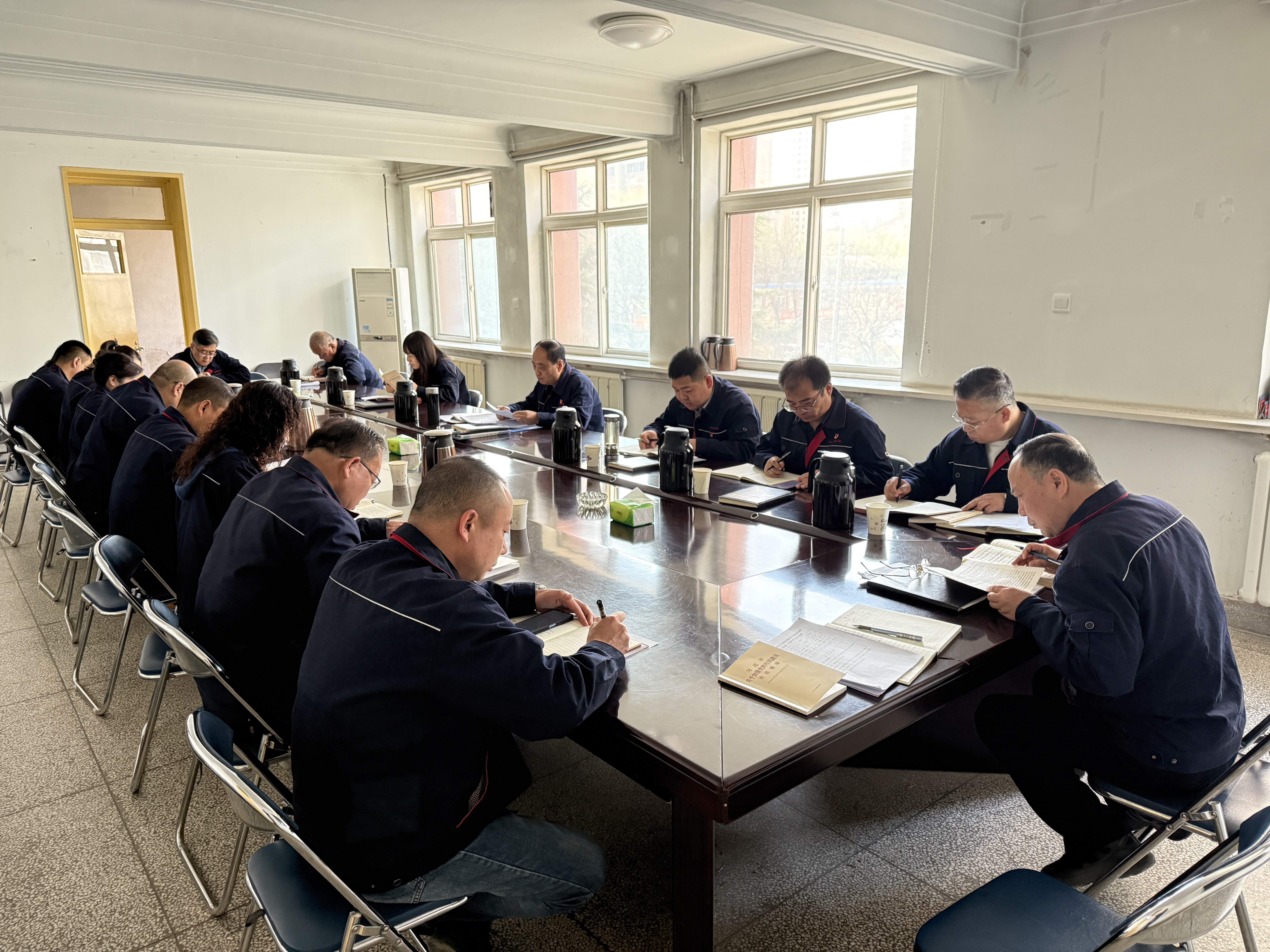 蘭州蘭電黨委舉行深入貫徹中央八項(xiàng)規(guī)定精神學(xué)習(xí)教育讀書(shū)班第二次集中學(xué)習(xí)暨黨委理論學(xué)習(xí)中心組研討會(huì)議